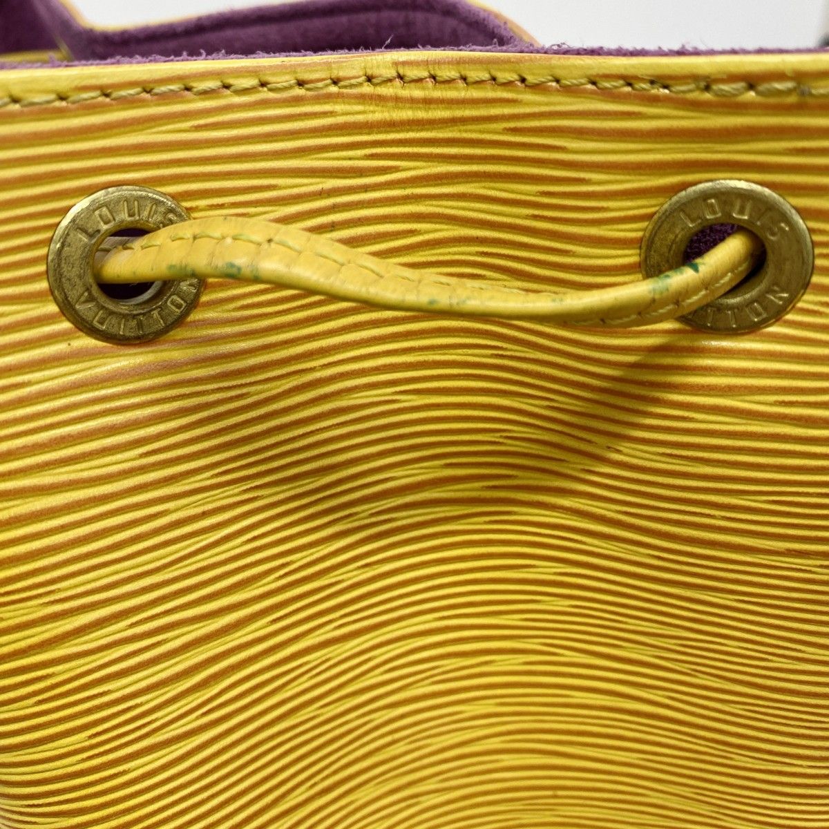 Louis Vuitton Shoulder Bag Epi — view 8