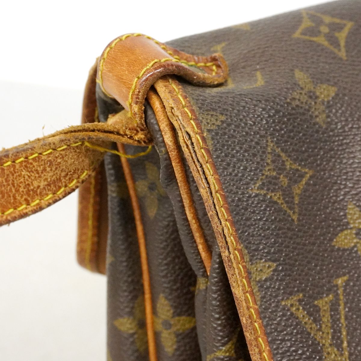 Louis Vuitton Shoulder Bag Monogram Saumur 30 Brown — view 6