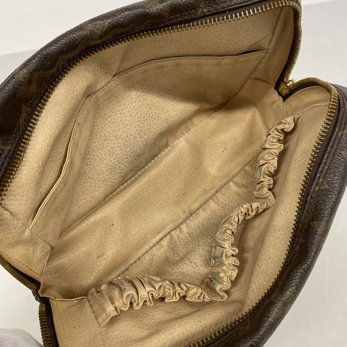 Louis Vuitton Pouch Monogram Trousse Toilette 23 Brown — view 4