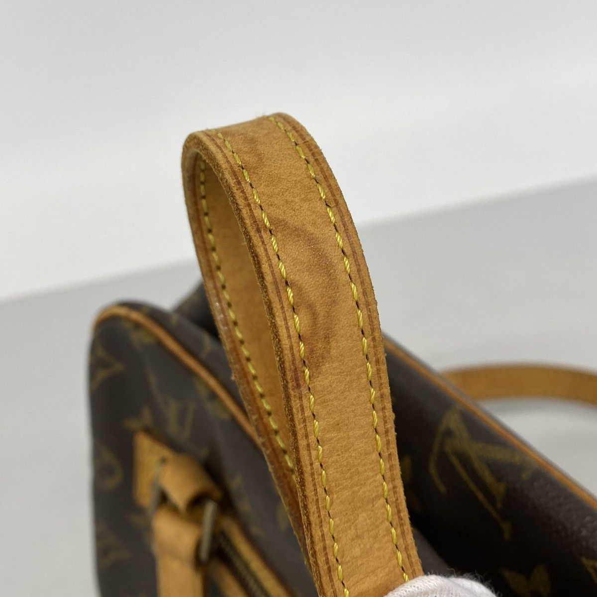 Louis Vuitton Shoulder Bag Monogram Cite MM Brown — view 8