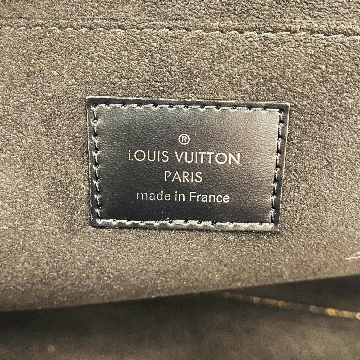 Louis Vuitton Clutch Epi Pochette GM NM Noir — view 5