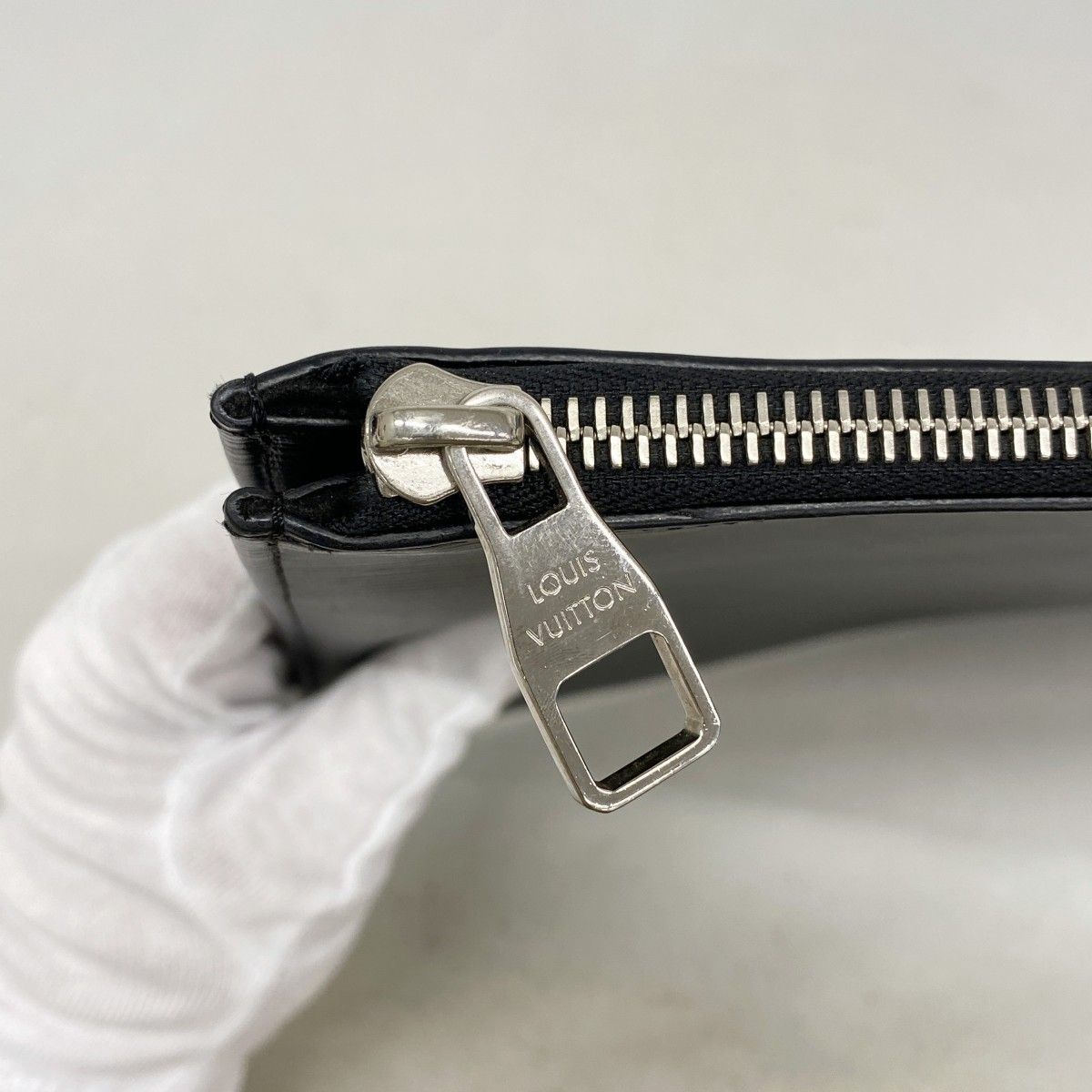 Louis Vuitton Clutch Epi Pochette GM NM Noir — view 7