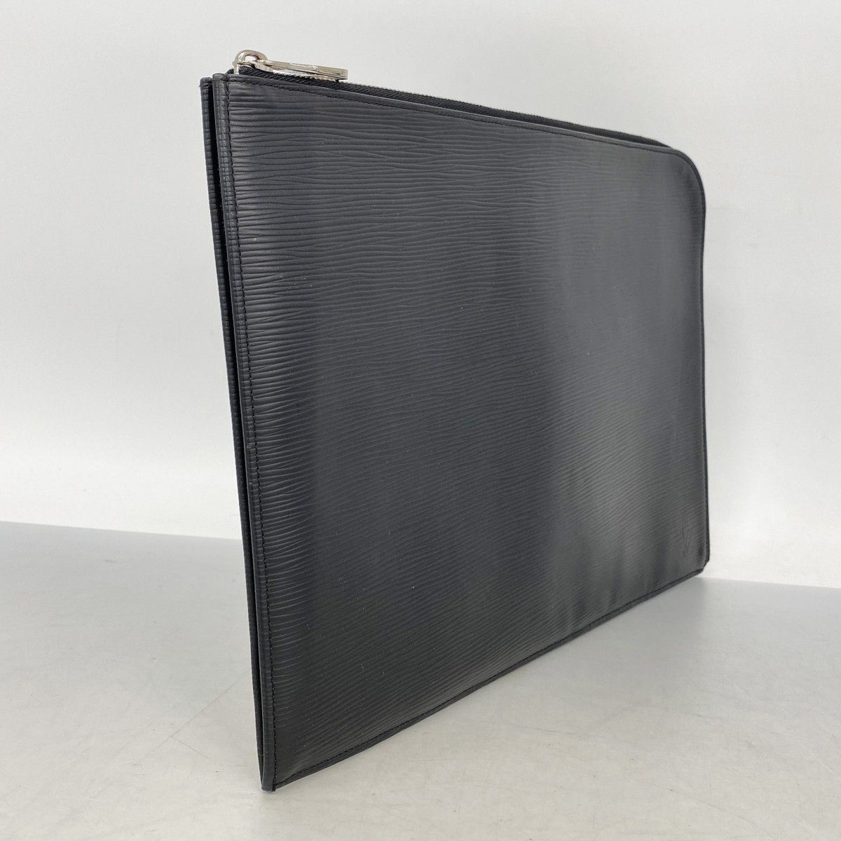Louis Vuitton Clutch Epi Pochette GM NM Noir — view 2