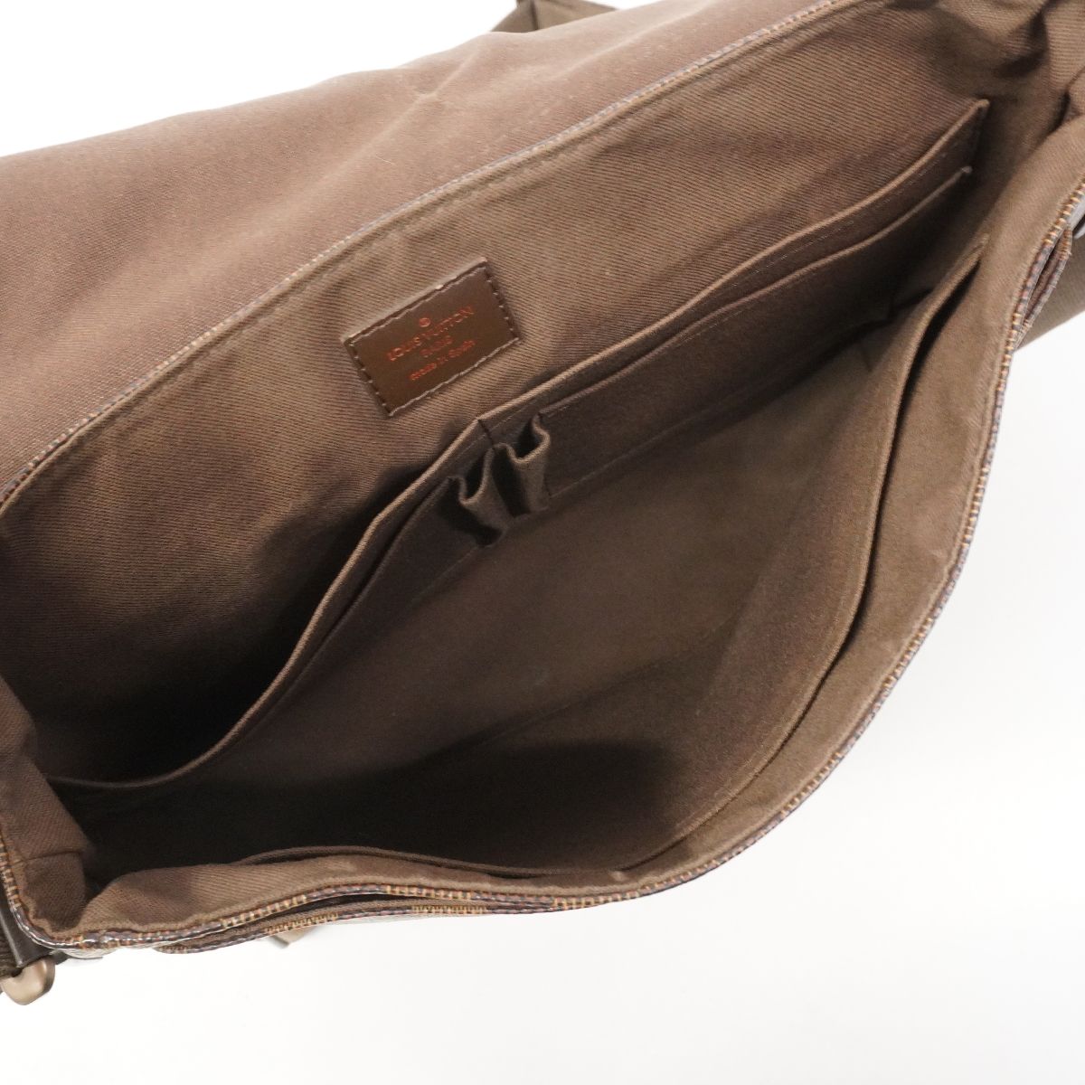 Louis Vuitton Shoulder Bag Damier District MM Ebene — view 4
