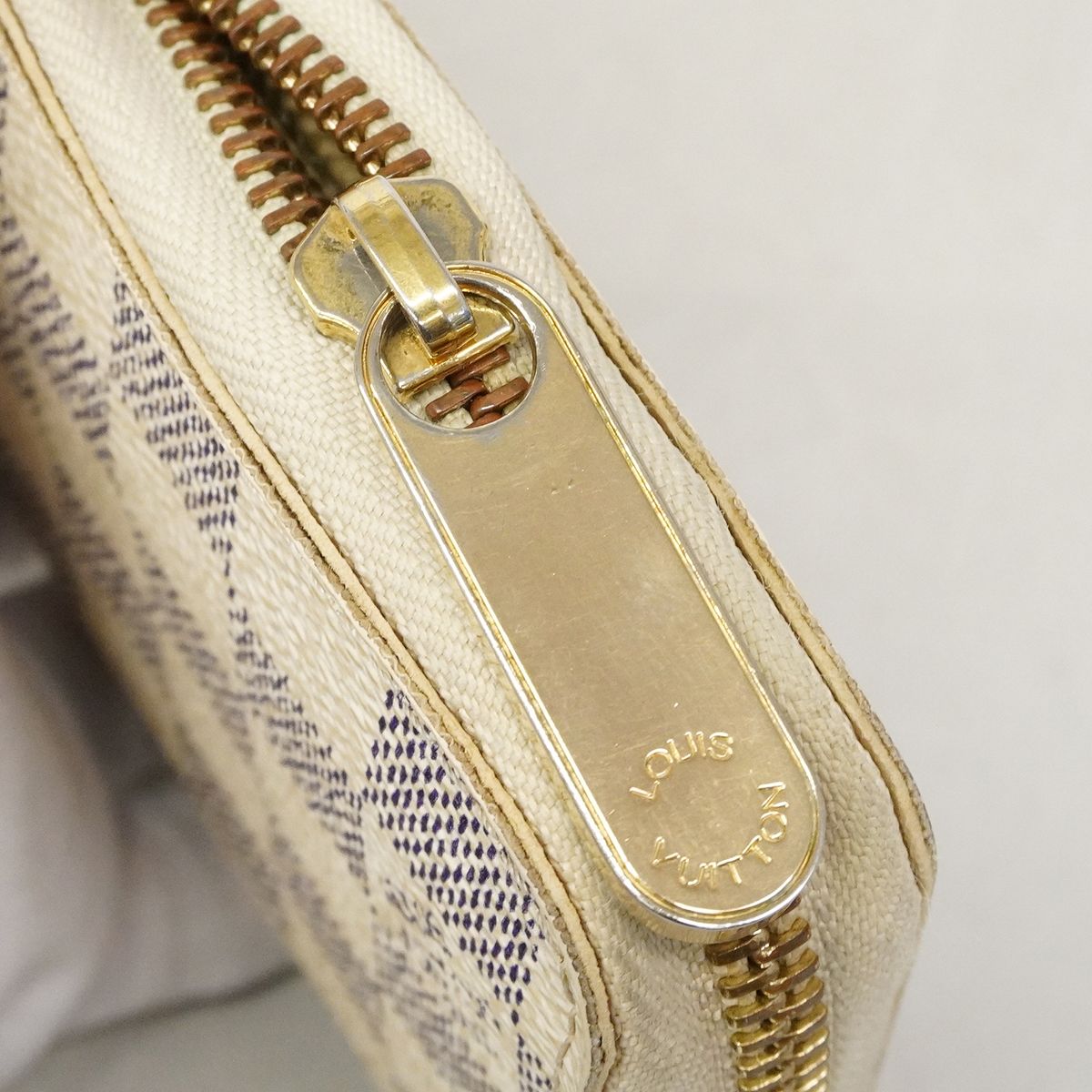 Louis Vuitton Wallet Damier Azur Zippy White — view 9