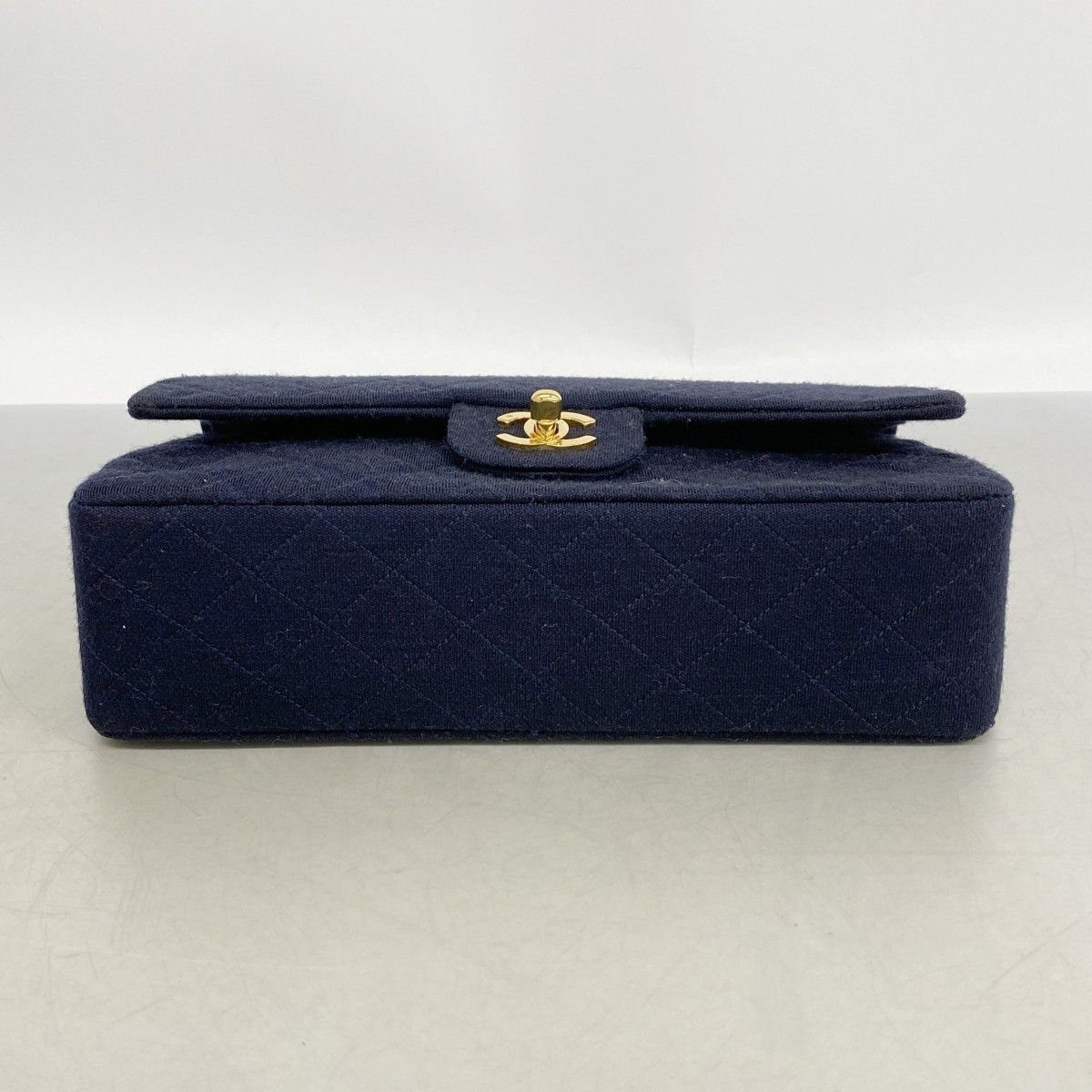 Chanel Shoulder Bag Quilted Navy Gold — view 3