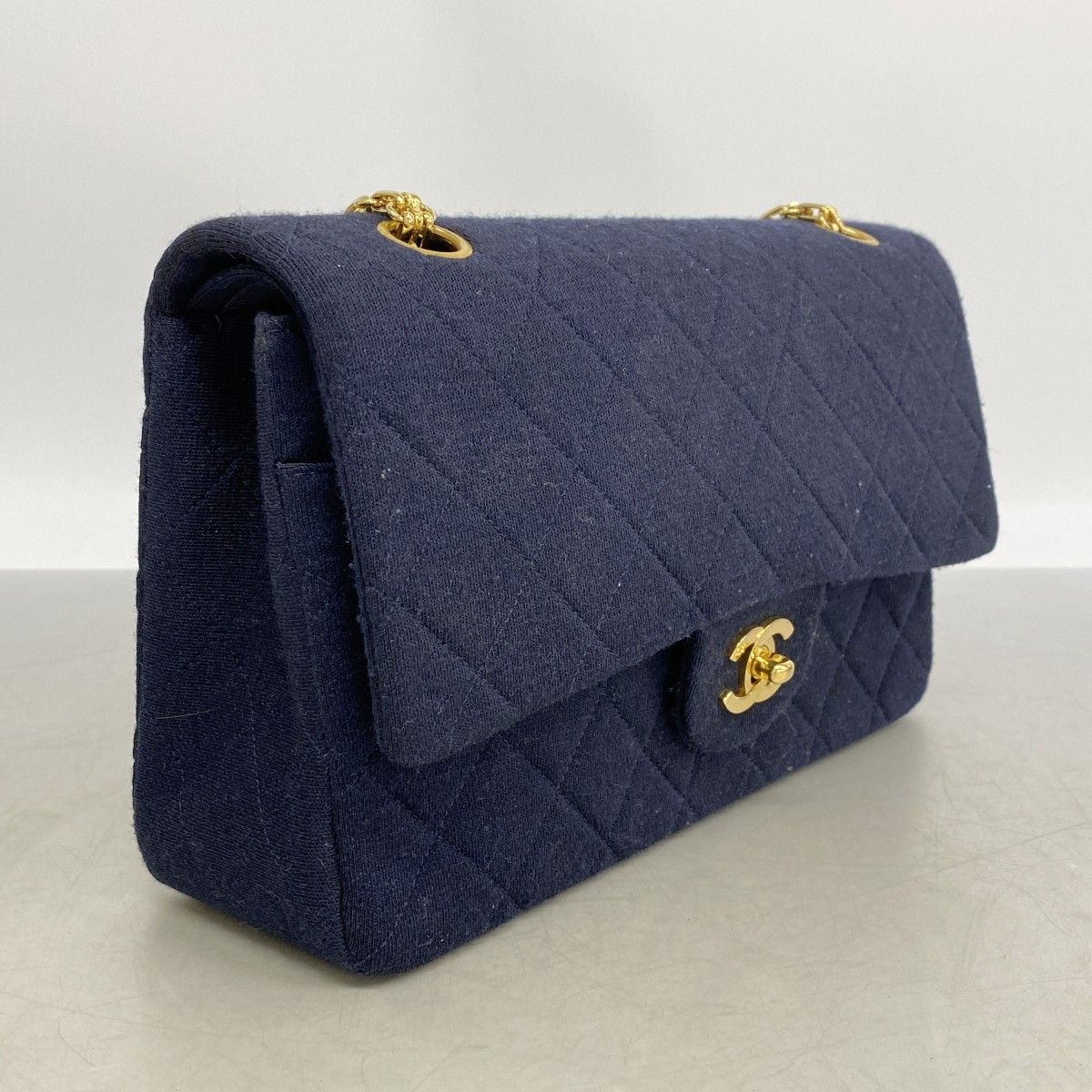 Chanel Shoulder Bag Quilted Navy Gold — view 2