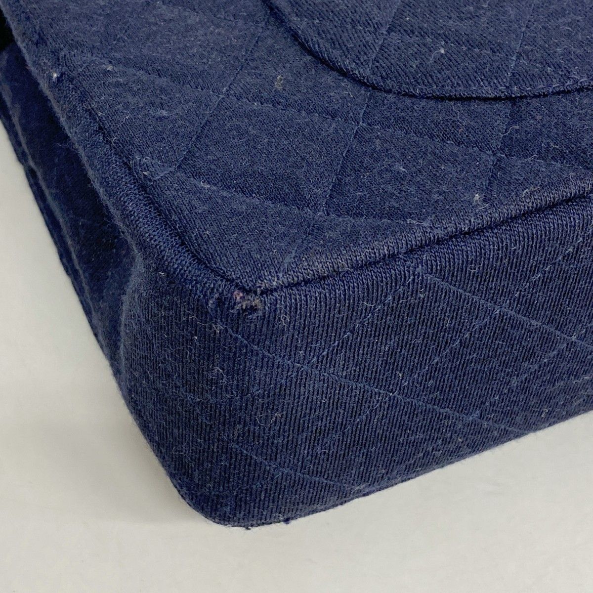 Chanel Shoulder Bag Quilted Navy Gold — view 6