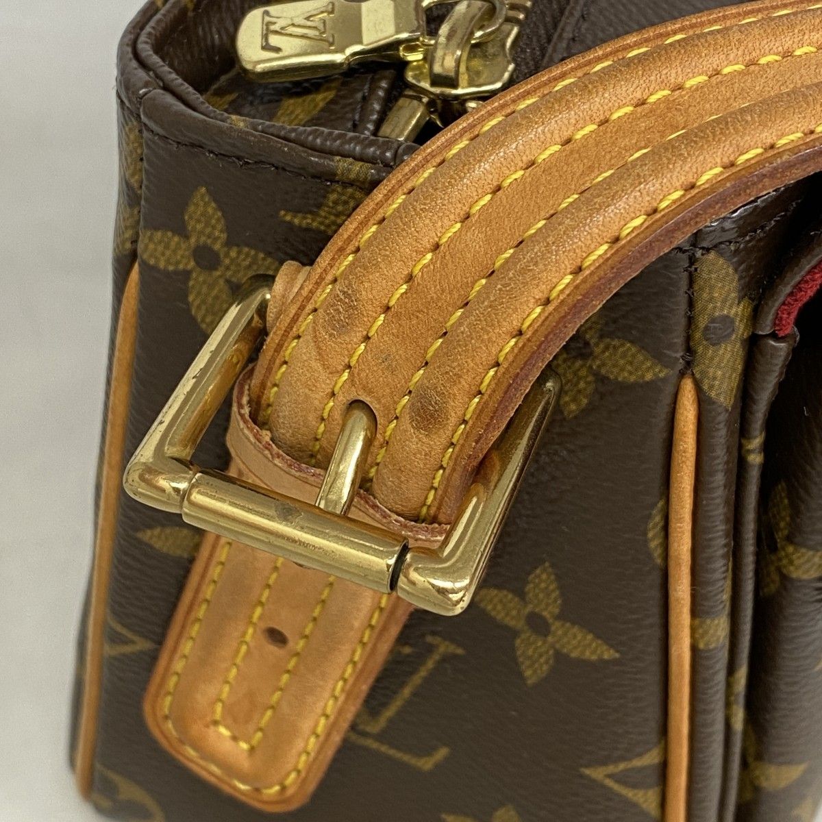 Louis Vuitton Shoulder Bag Monogram Viva Cite MM Brown — view 7