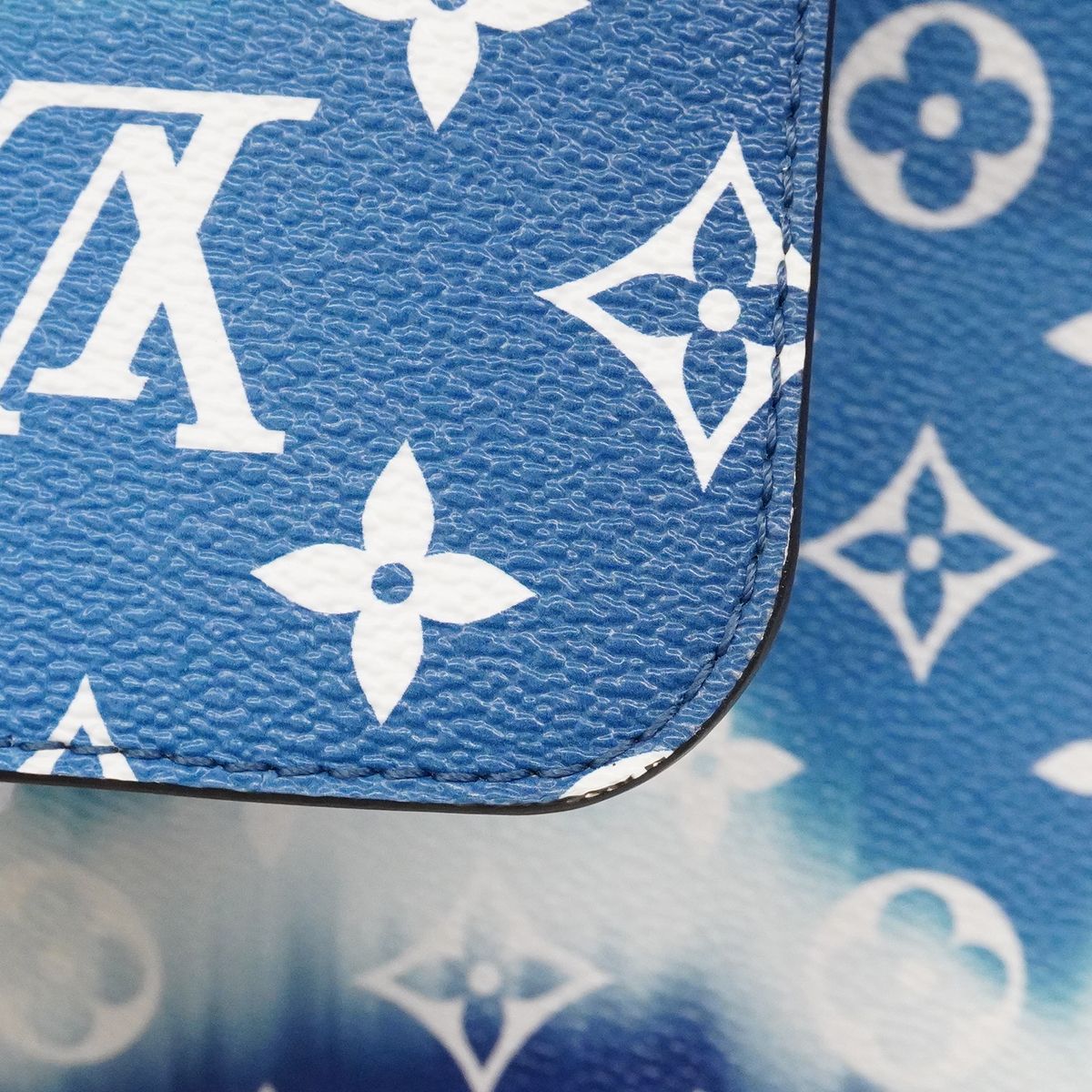 Louis Vuitton Tote LV Escal Neverfull MM Blue — view 8