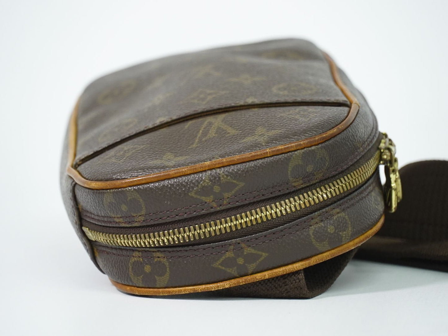 Louis Vuitton LV Pochette Gange Monogram Belt Bag Brown Second — view 5