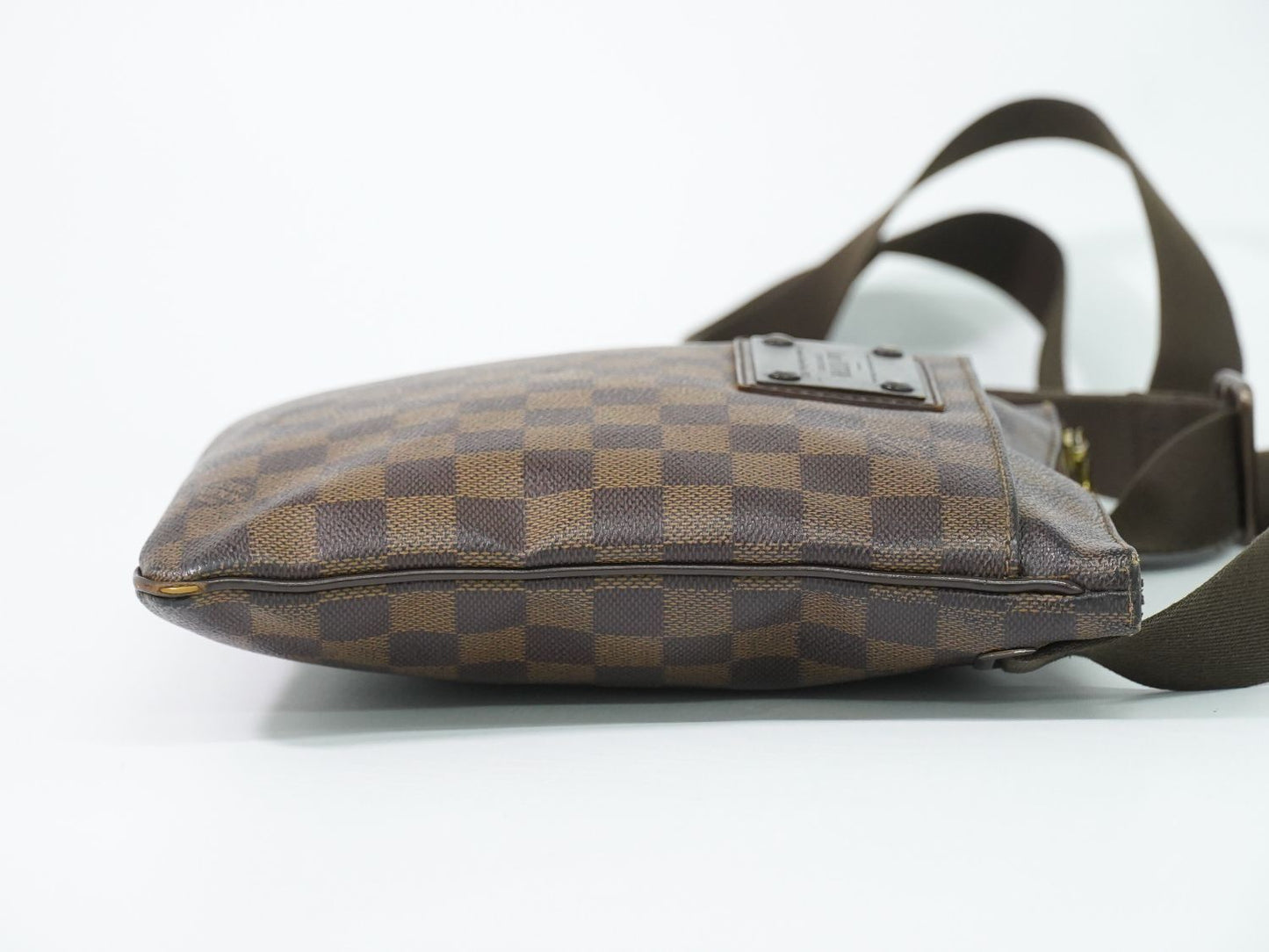 Louis Vuitton LV Pochette Brooklyn Damier Ebene Shoulder Bag Brown Second — view 4