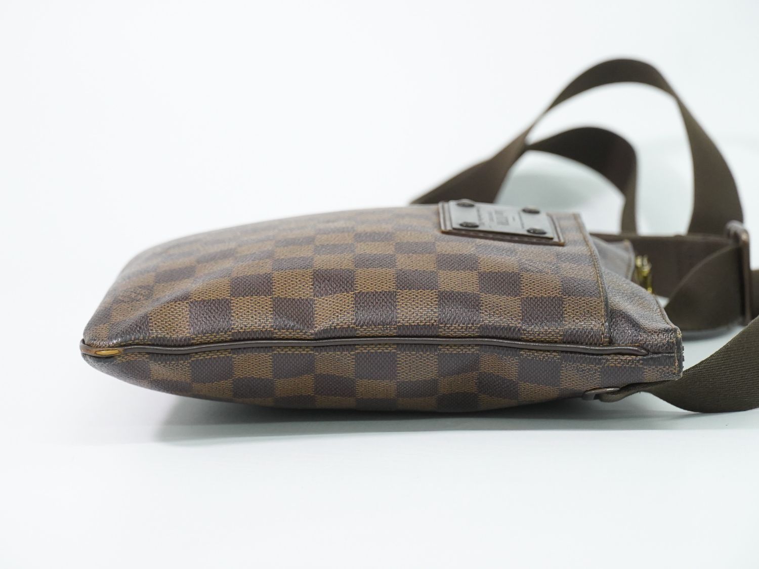 Louis Vuitton LV Pochette Brooklyn Damier Ebene Shoulder Bag Brown Second — view 4
