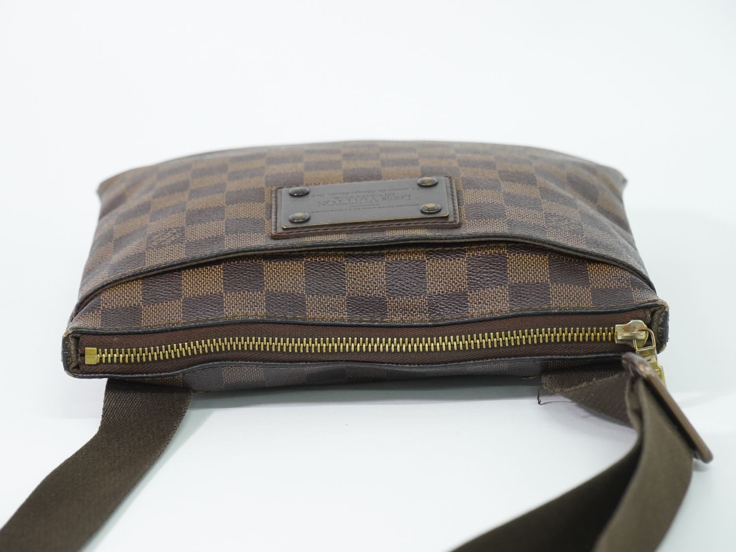 Louis Vuitton LV Pochette Brooklyn Damier Ebene Shoulder Bag Brown Second — view 5