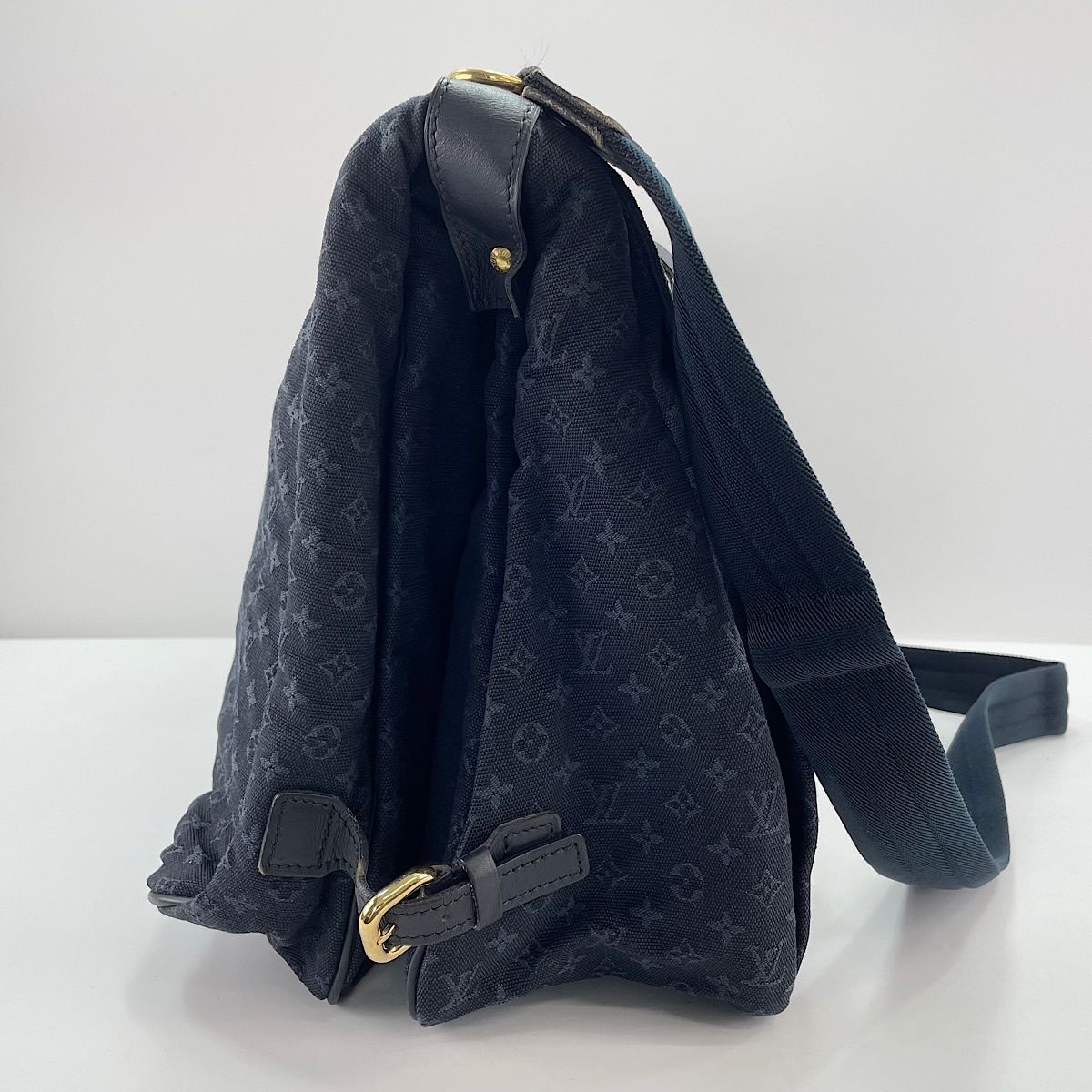 Louis Vuitton Handbag Denise — view 6