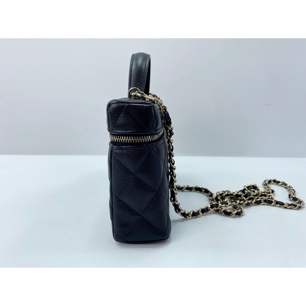 Chanel Shoulder Bag Quilted — view 5