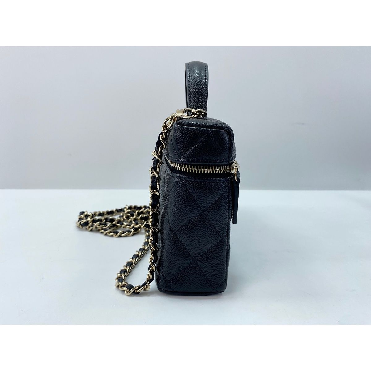 Chanel Shoulder Bag Quilted — view 4