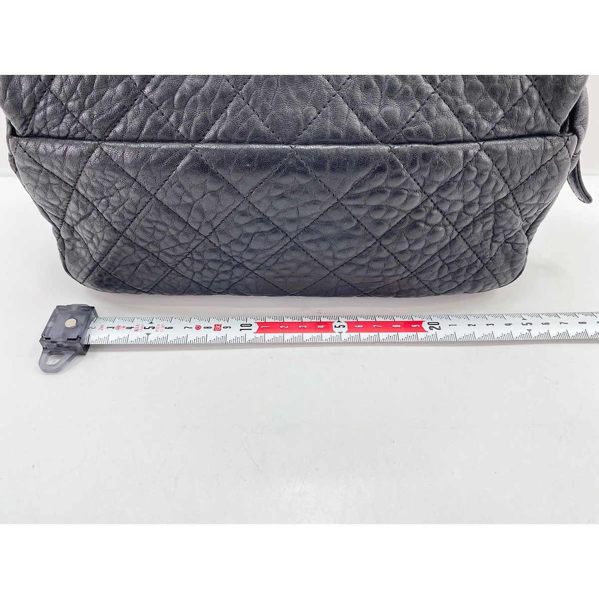 Chanel Shoulder Bag Quilted — view 4