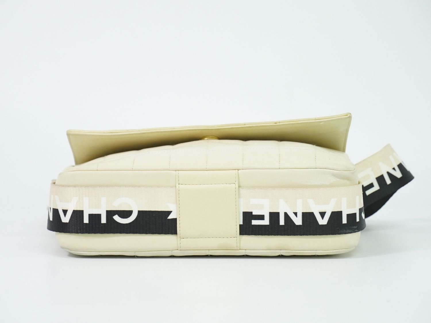 Chanel Chocolate Bar Line CC Logo Shoulder Bag Pochette Leather White Bar Second — view 3