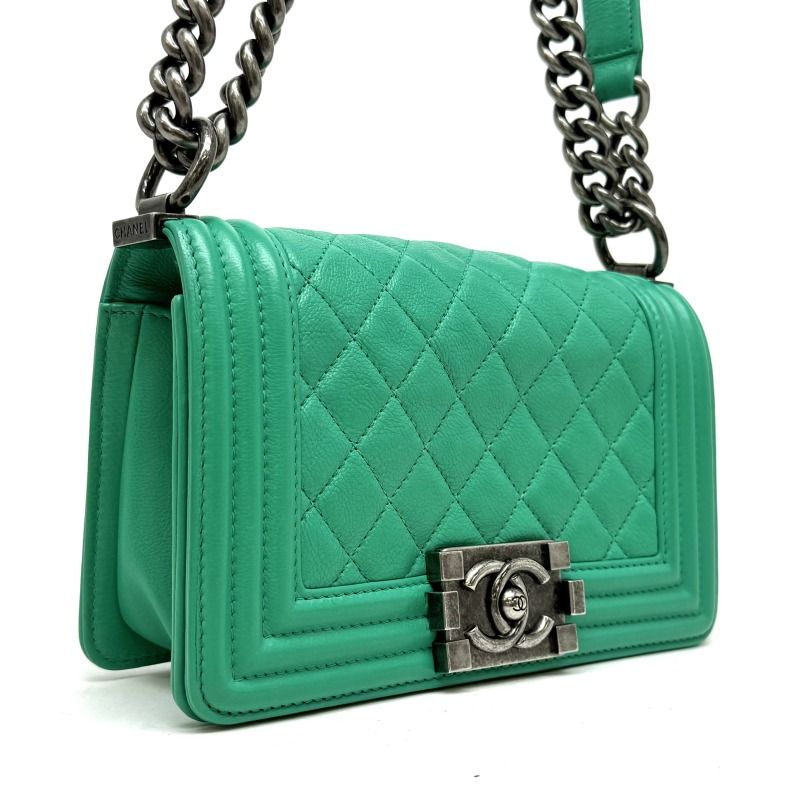 Chanel Boy Shoulder Bag Calfskin Green Silver Chain Bag Double CC Logo Quilted — view 3
