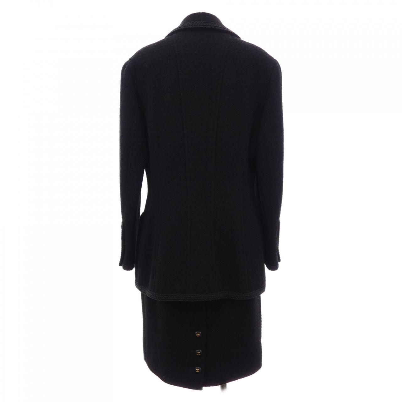 Chanel Vintage 93c Suit — view 2