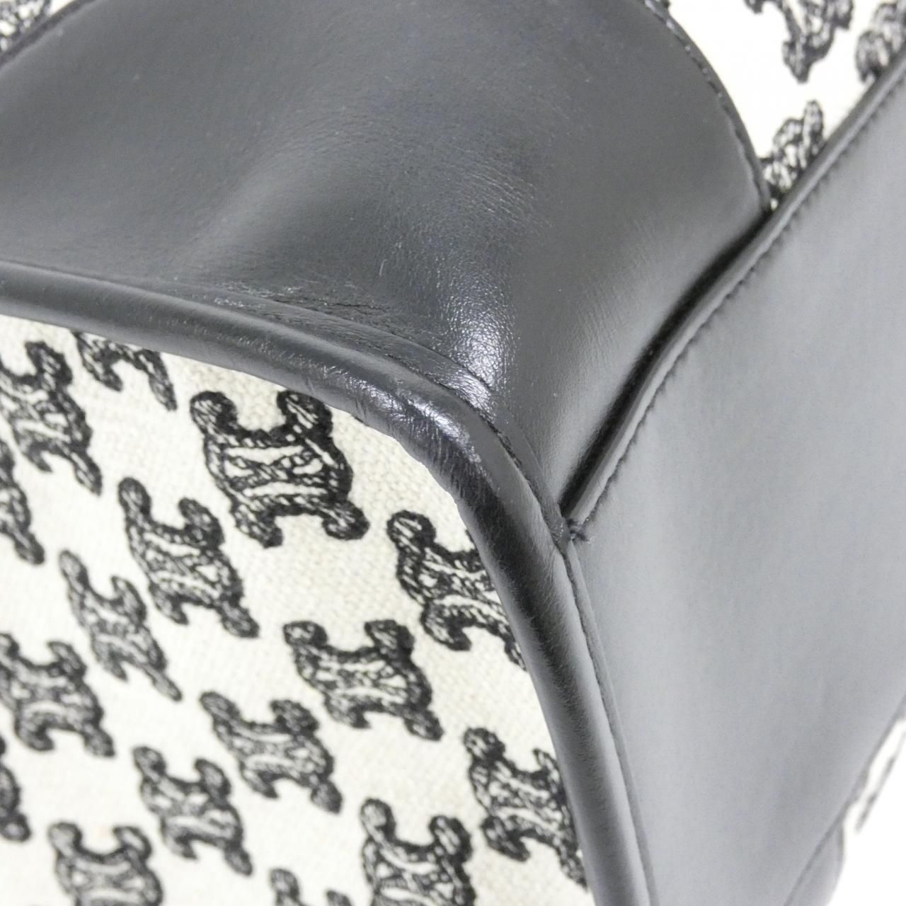 Celine Horizontal Cabas — view 3