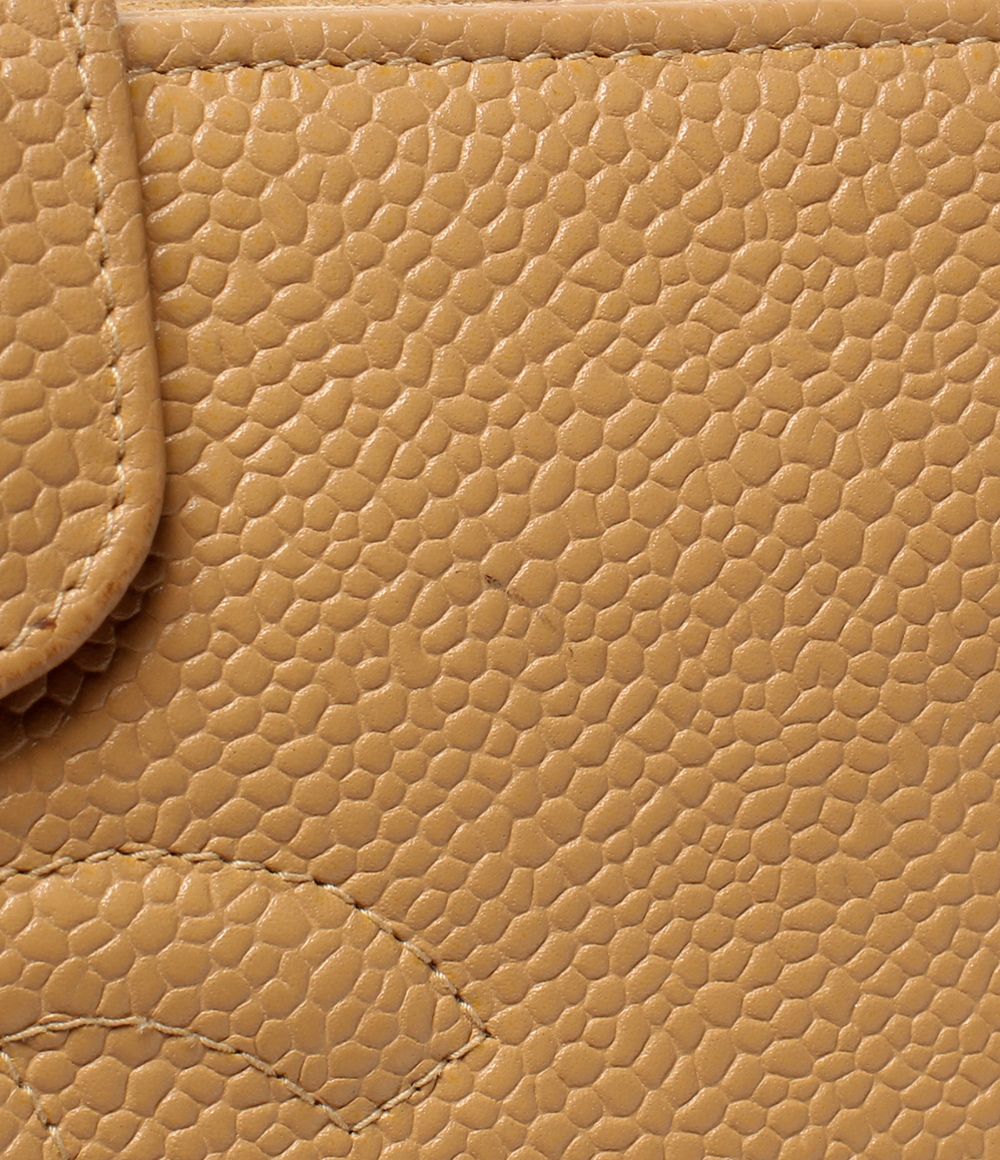 Chanel Bifold Wallet Gold Kiss Lock — view 5