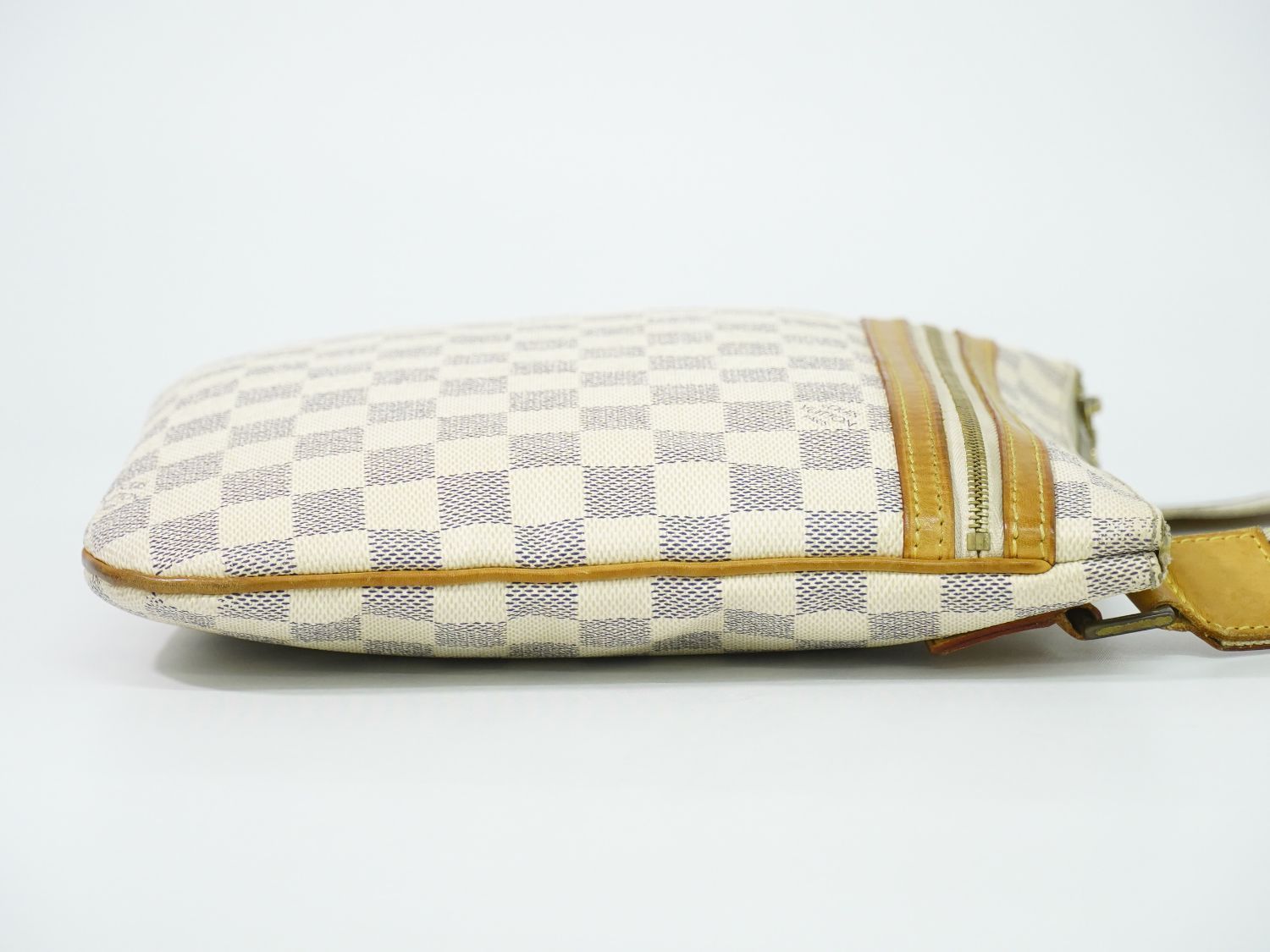 Louis Vuitton LV Pochette Damier Azur Shoulder Bag White Gray Second — view 4
