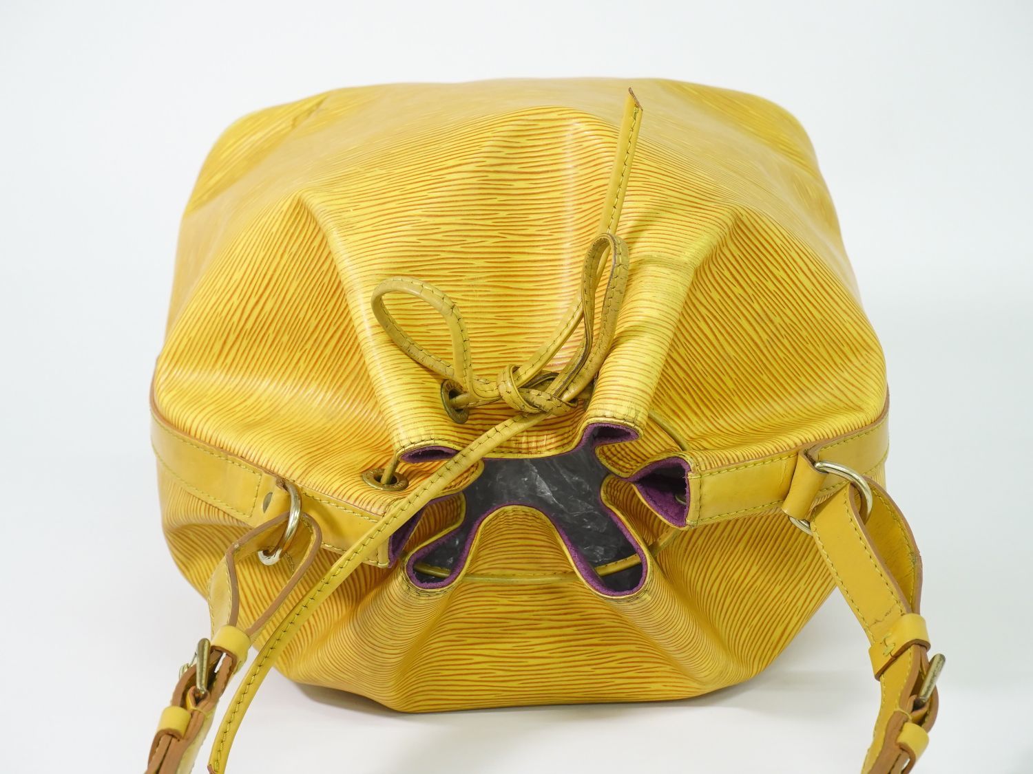 Louis Vuitton LV Petit Noe Epi Leather Shoulder Bag Yellow Noe Second — view 5