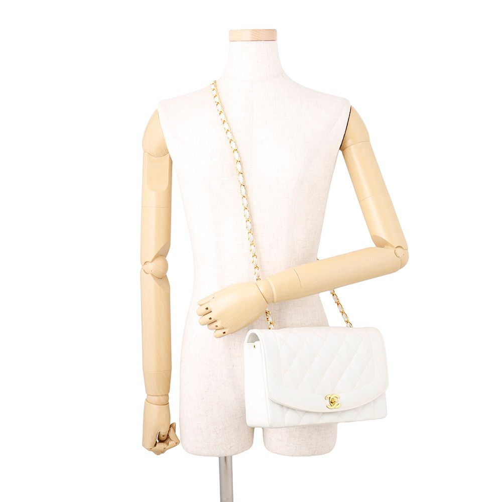 Chanel Chain Shoulder Bag Quilted 25 CC Logo Single Flap White — view 4