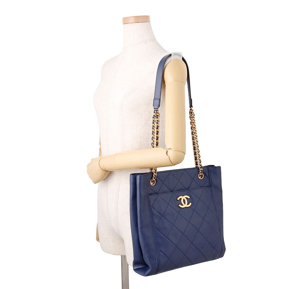 Chanel Chain Tote Quilted Shopping Small CC Logo — view 4