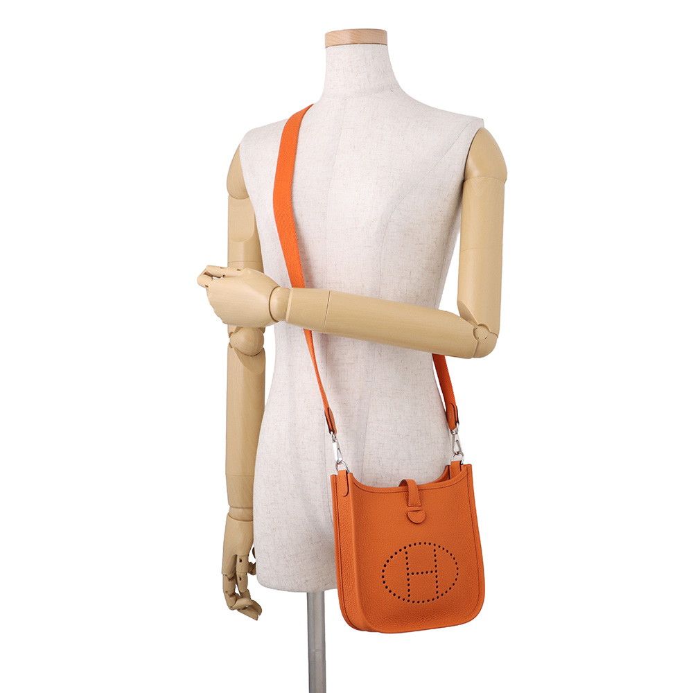 Hermes Shoulder Bag Evelyne TPM 111 Amazon Orange Silver Taurillon Clemence — view 4