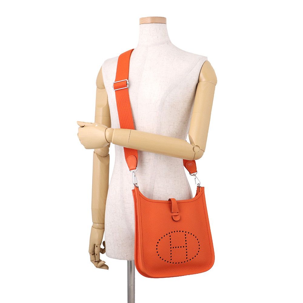 Hermes Shoulder Bag Evelyne 3 23 Tangerine Silver Taurillon Clemence — view 4