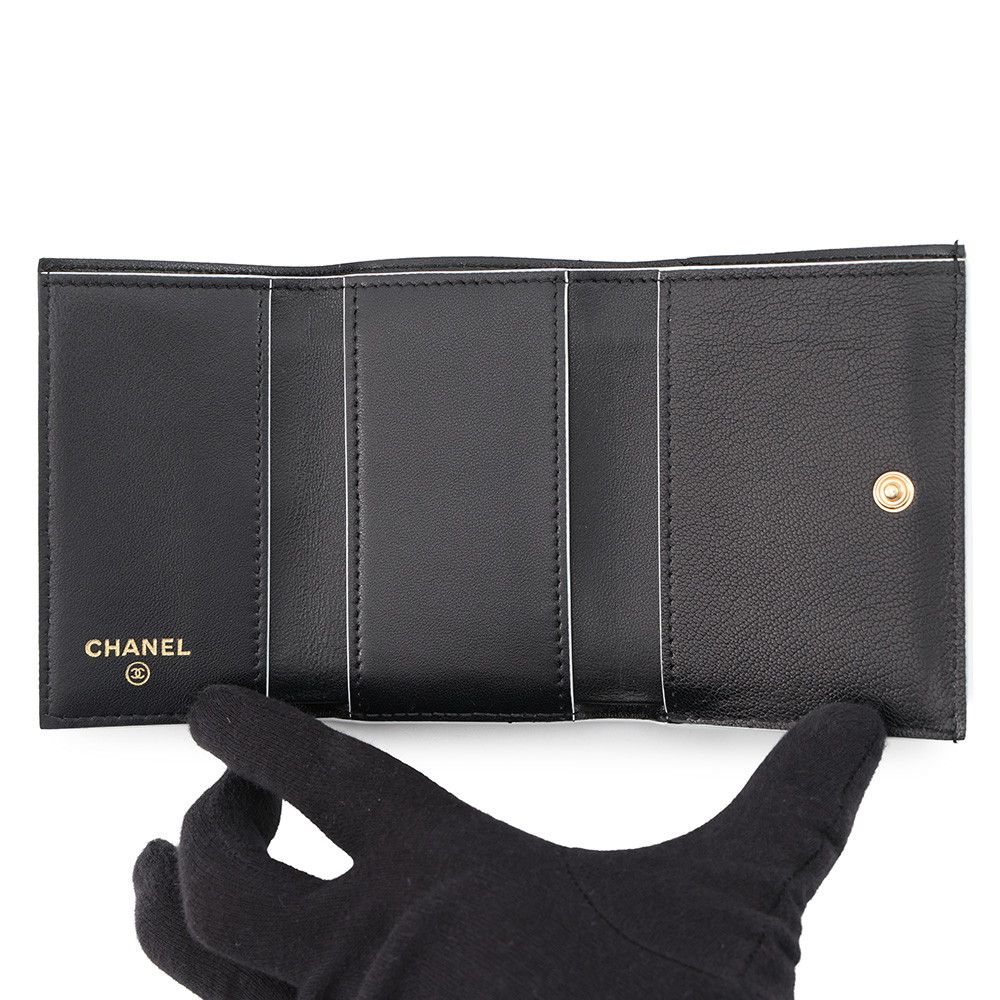 Chanel Trifold Wallet CC Logo Lambskin Compact Black — view 4