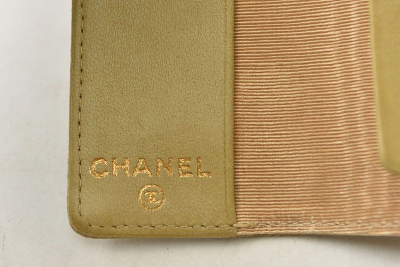 Chanel Key Case 6 CC Mark Caviar Leather Beige Gold Key Holder — view 6