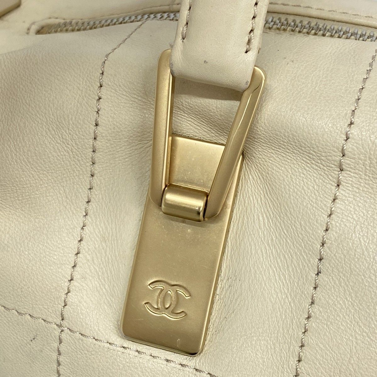 Chanel Handbag Chocolate Bar Lambskin Ivory Gold — view 8