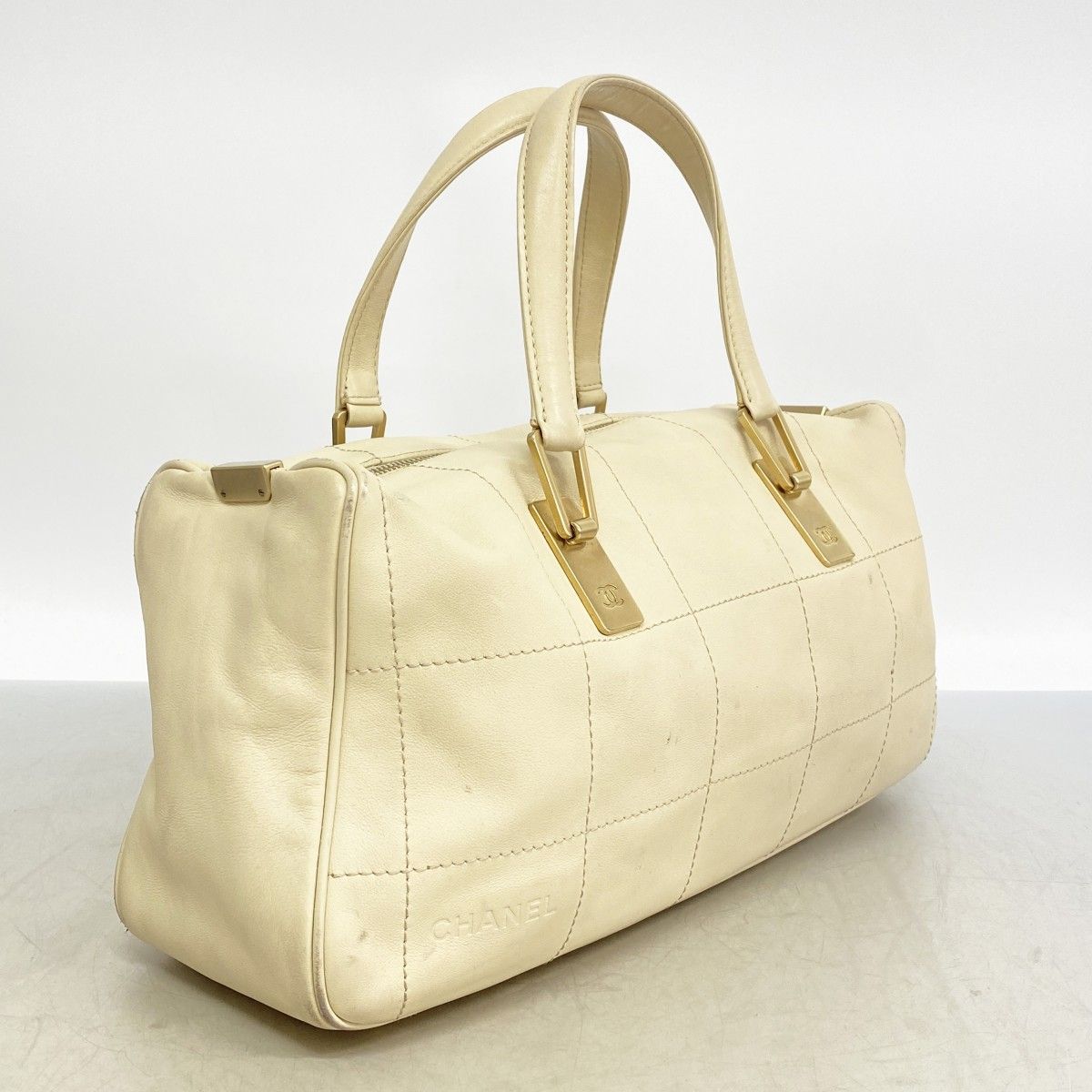 Chanel Handbag Chocolate Bar Lambskin Ivory Gold — view 2