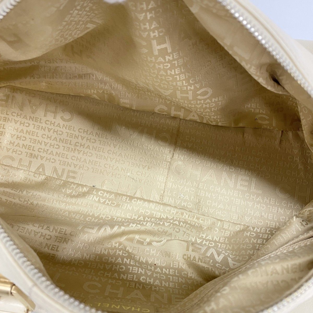 Chanel Handbag Chocolate Bar Lambskin Ivory Gold — view 4
