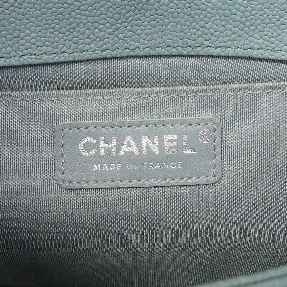 Chanel Shoulder Bag Boy Caviar Leather Blue Silver — view 5