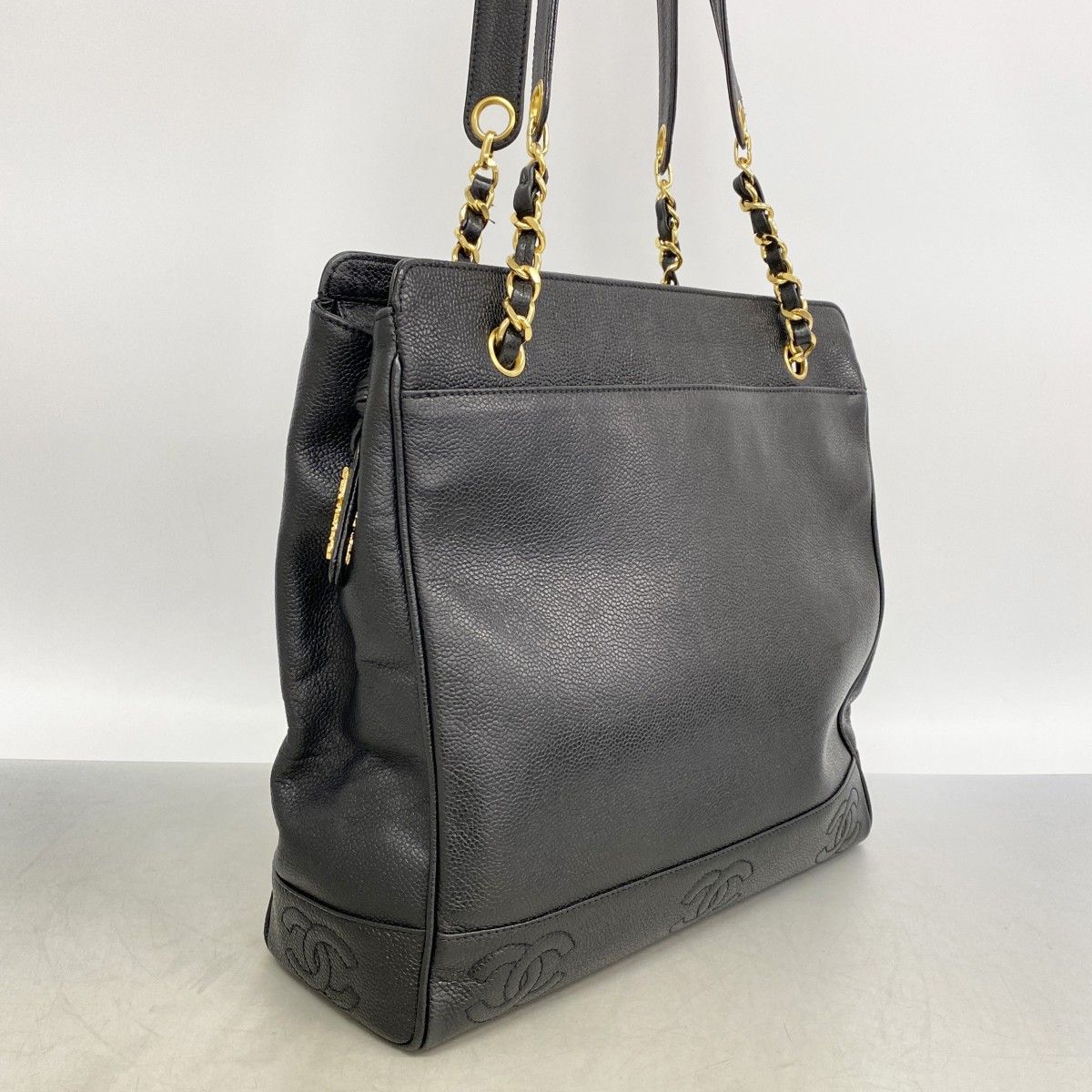 Chanel Shoulder Bag Triple Coco Caviar Leather Black Gold — view 2