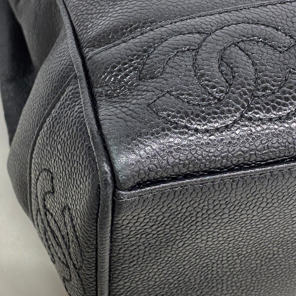 Chanel Shoulder Bag Triple Coco Caviar Leather Black Gold — view 6