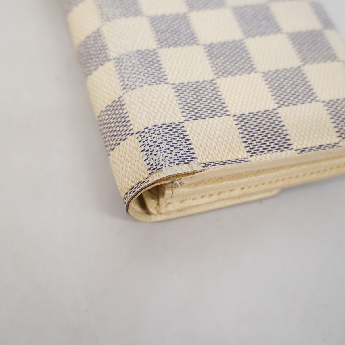 Louis Vuitton Wallet Damier Azur Portefeuille Sarah White — view 5