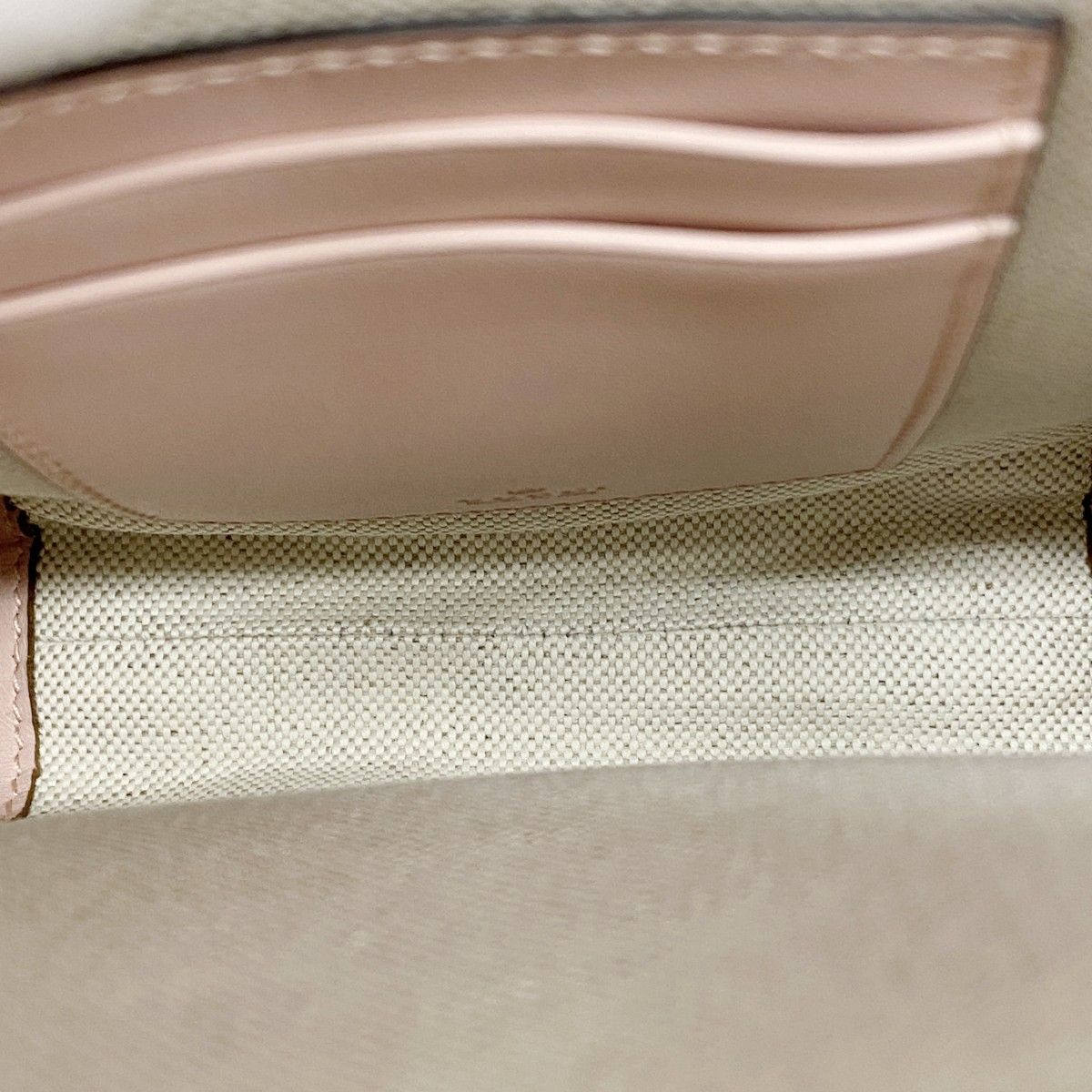 Gucci Handbag GG Matelasse Leather Pink Gold 2-Way — view 4