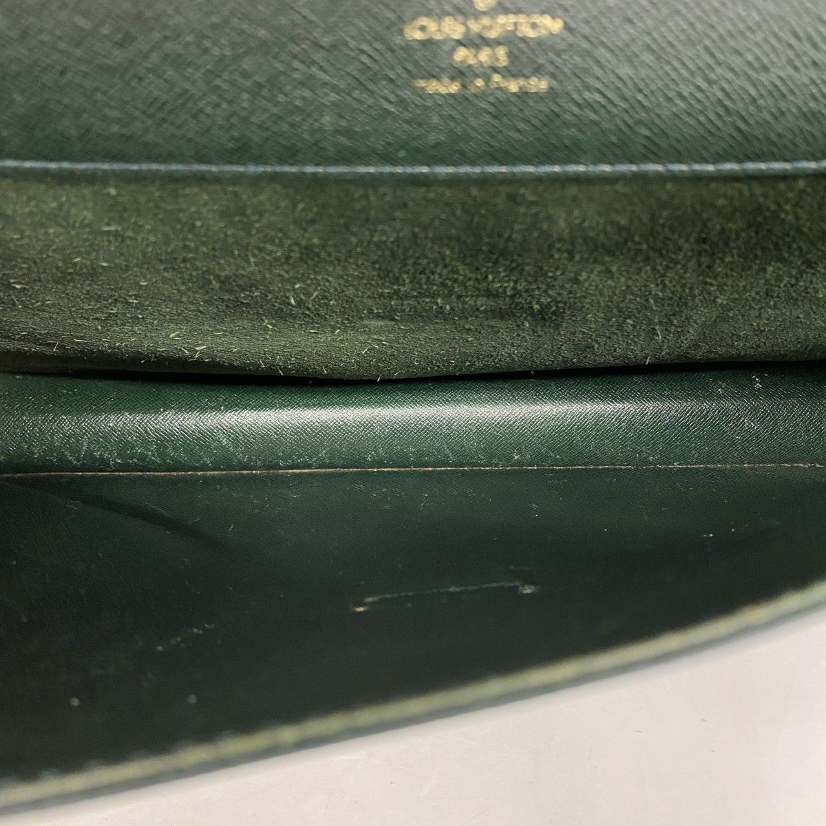 Louis Vuitton Briefcase Taiga Epi Sealadies — view 4
