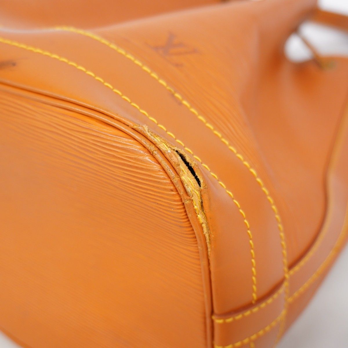 Louis Vuitton Shoulder Bag Epi Noe Cipango Gold — view 6