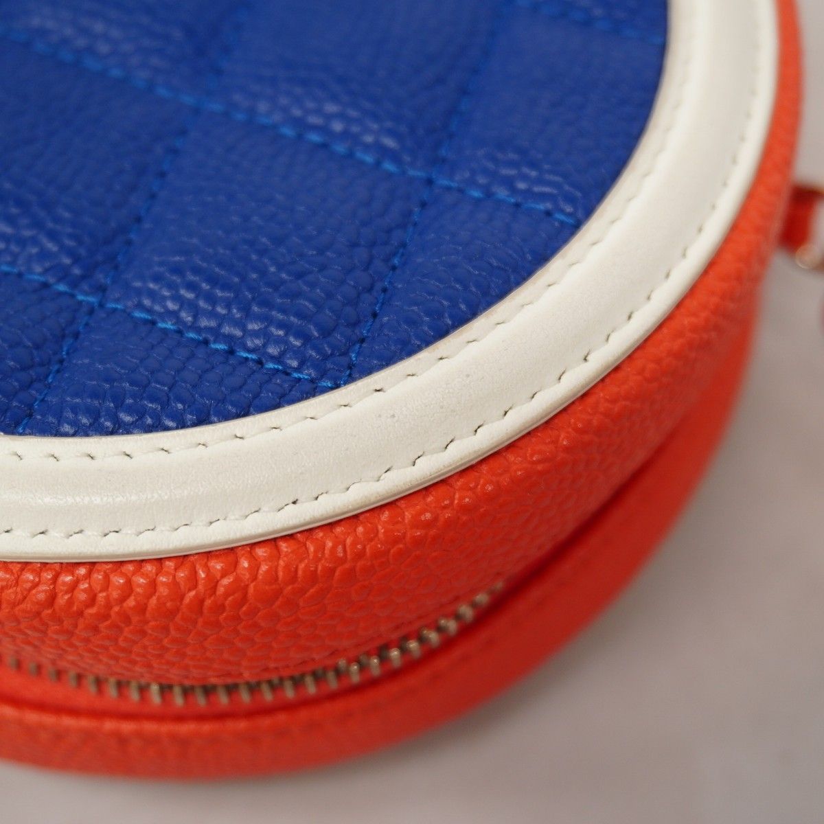 Chanel Shoulder Bag CC Caviar Leather Blue Red Chien Panning Gold — view 6