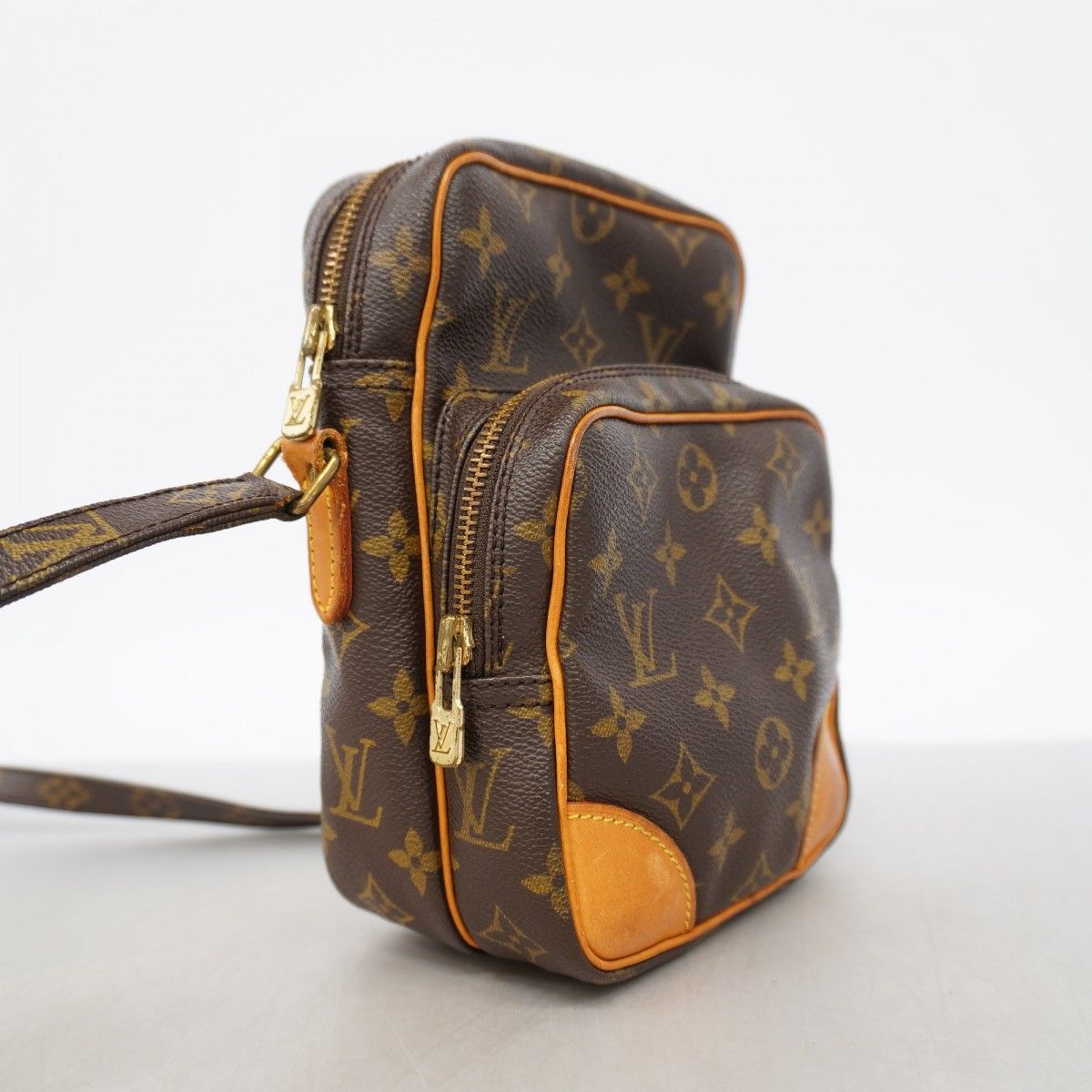 Louis Vuitton Shoulder Bag Monogram Amazon Brown — view 2