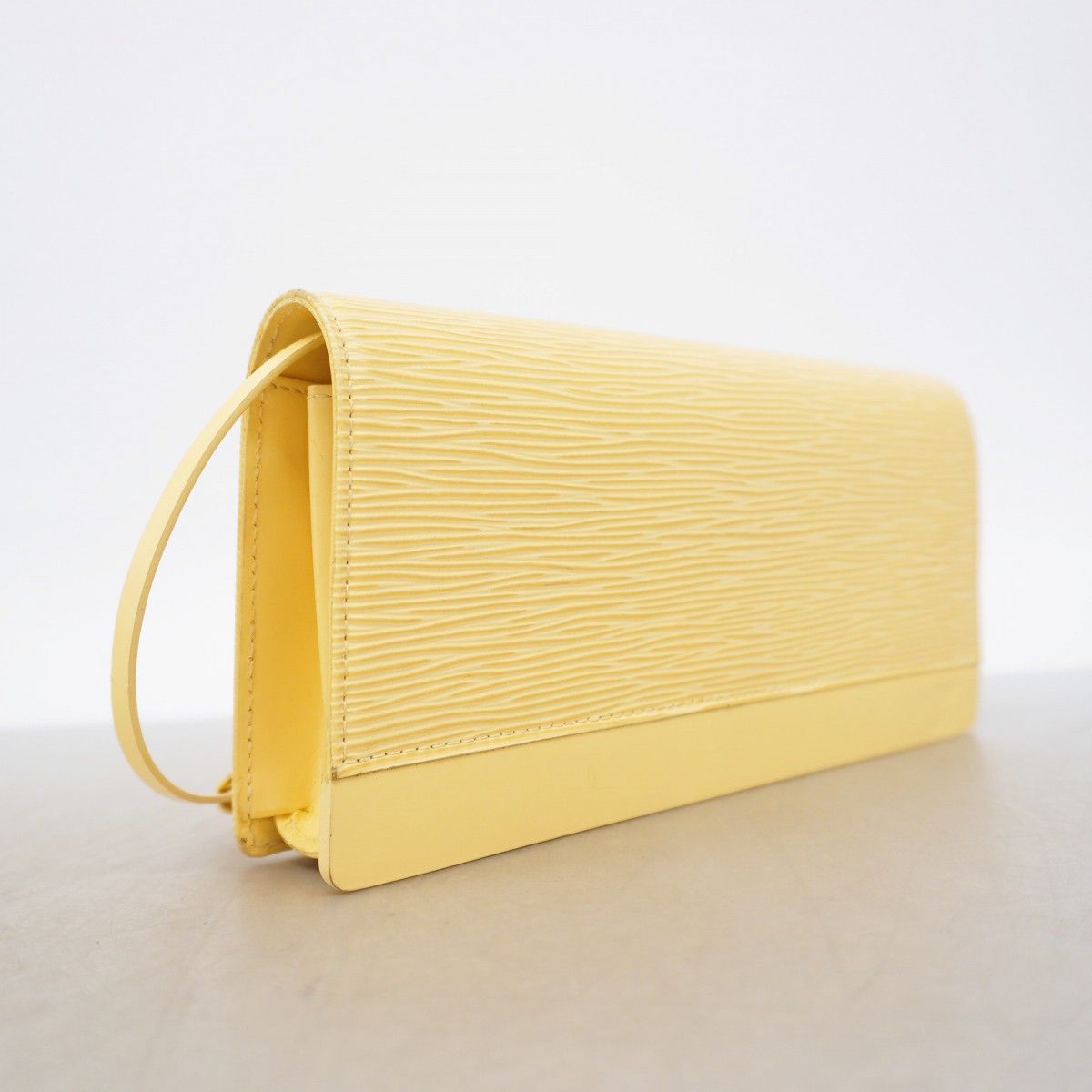 Louis Vuitton Shoulder Bag — view 2