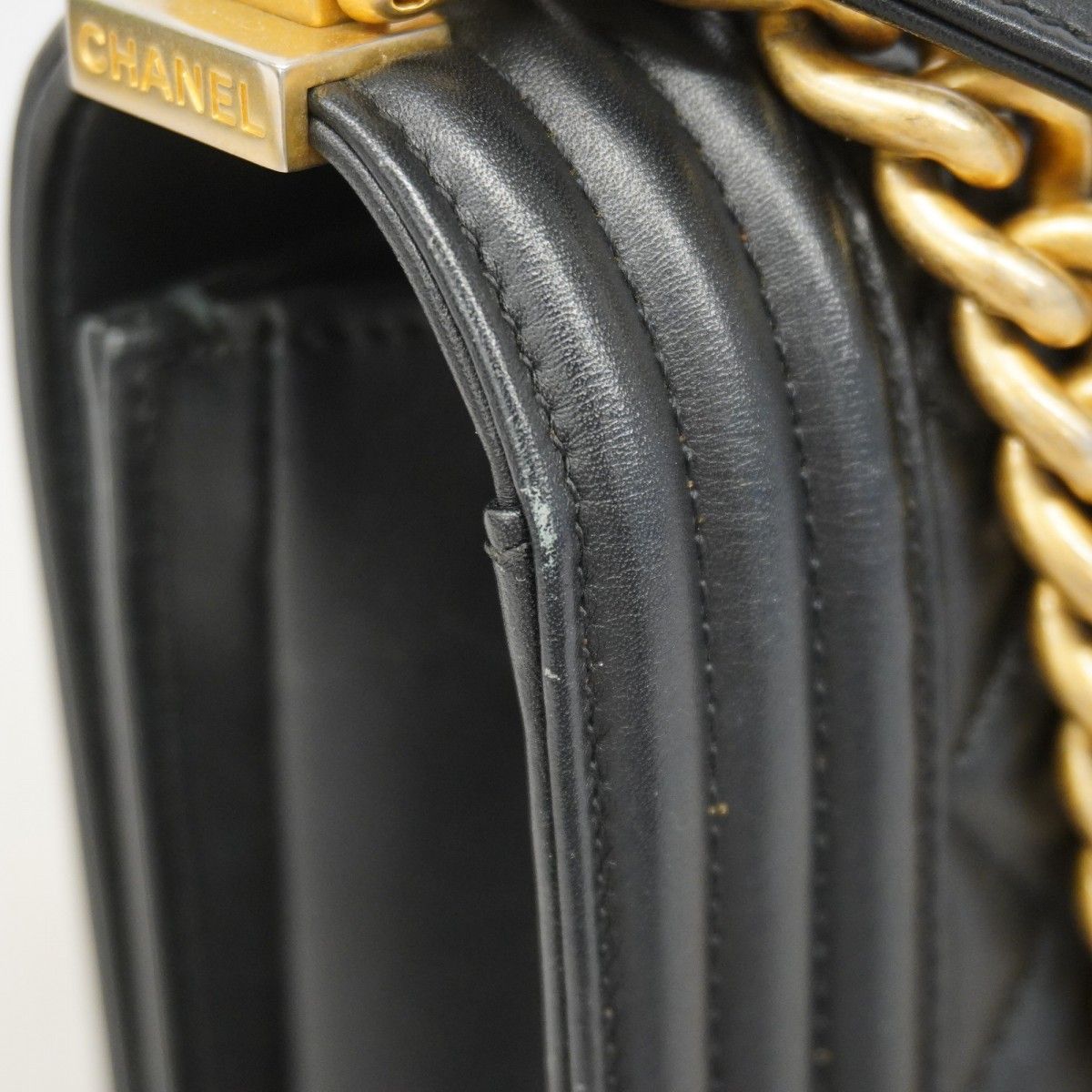 Chanel Shoulder Bag Boy Lambskin Black Gold — view 8