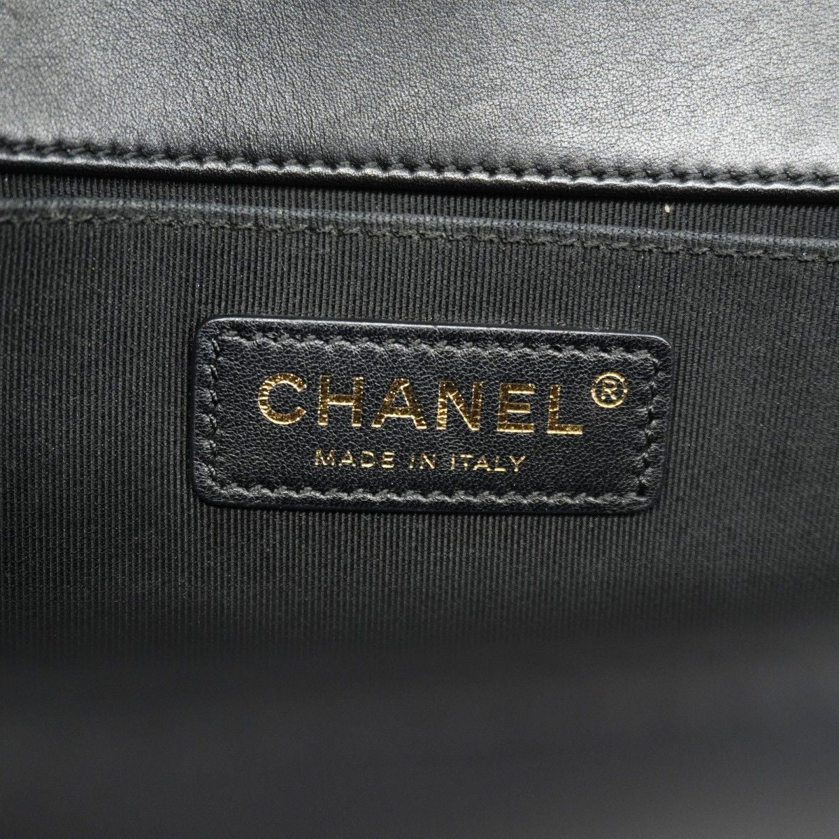 Chanel Shoulder Bag Boy Lambskin Black Gold — view 5